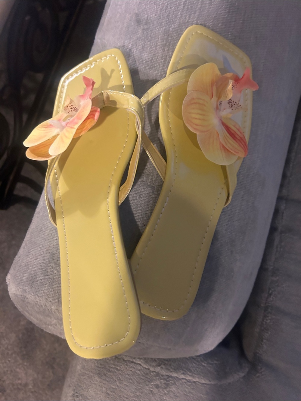 Yellow Floral Appliqué Women's Flip Flop Sandals